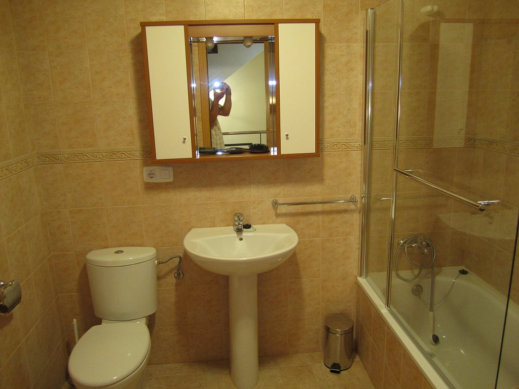 bathroom1.JPG